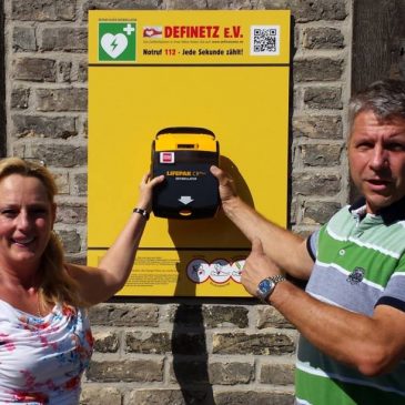 Defibrillatoren muss man auch finden ….