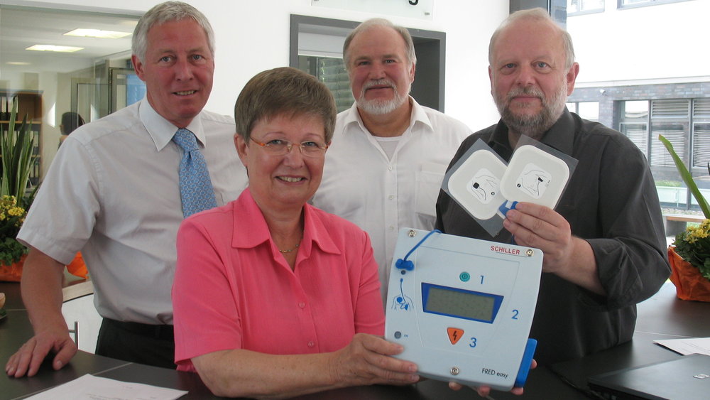 Definetz startet Kampagne für öffentlich zugängliche Defibrillatoren